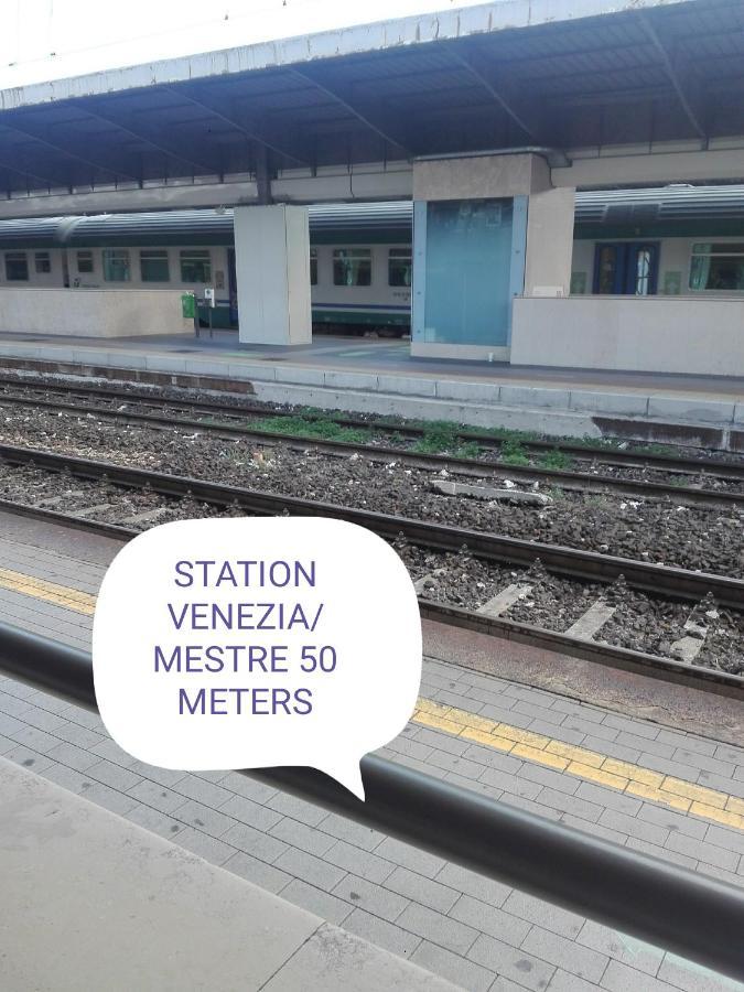 Central Station Rooms Mestre Bagian luar foto